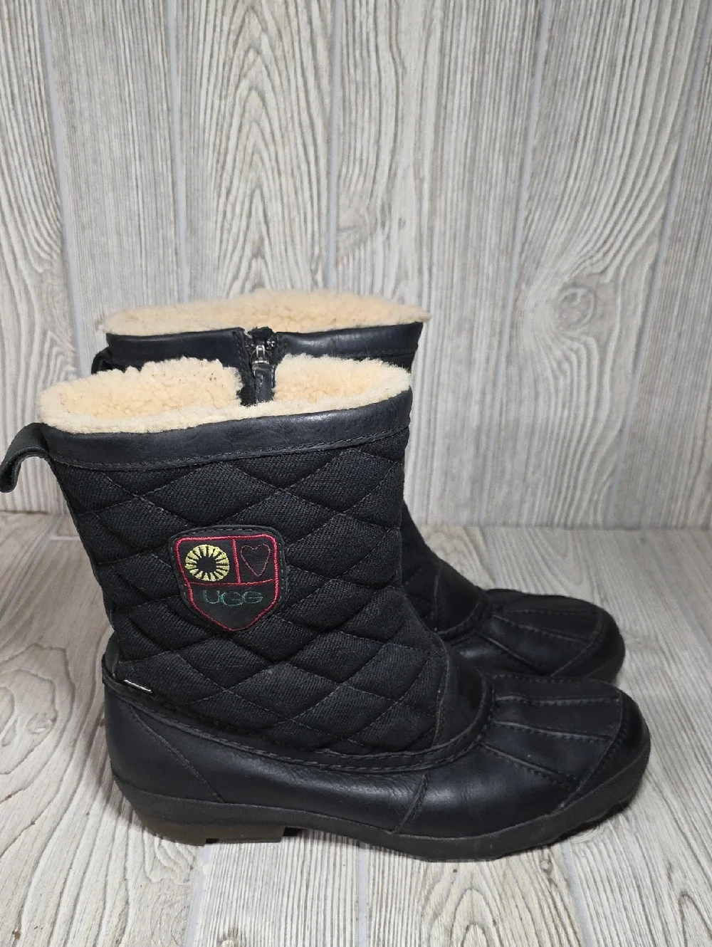 UGG Bellegarde Quilted Waterproof Winter Black Boots Womens Size 9.5